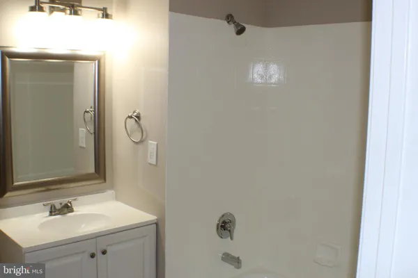 $394,900 | 8 Essex Court, Ewing, NJ 08628