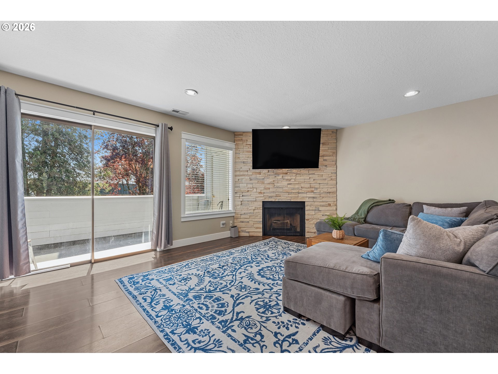 14575 Southwest Walker Road Beaverton, OR 97006 - Photo 4 of 27 Gallery Image 4