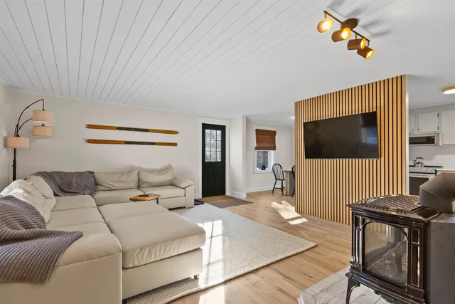 $599,000 | 1031 Cherry Valley Road, Gilford, NH 03249