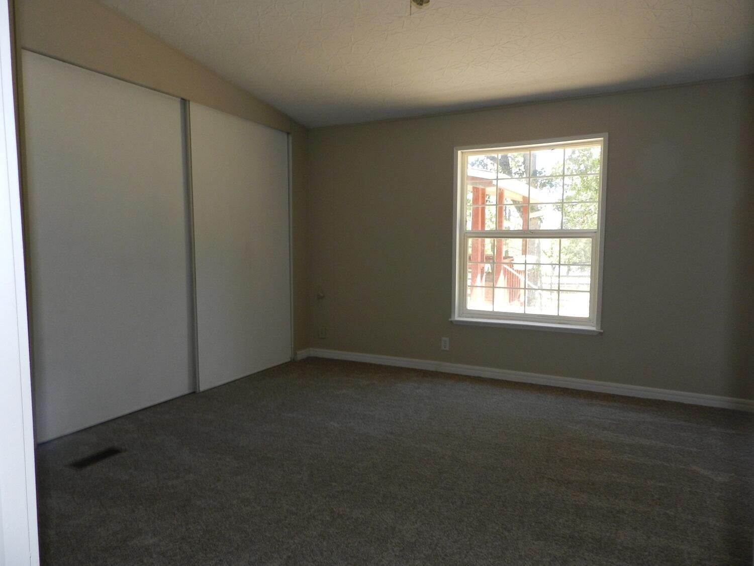 11794 Dixie Road White City, OR 97503 - Photo 9 of 30 DSCN9846