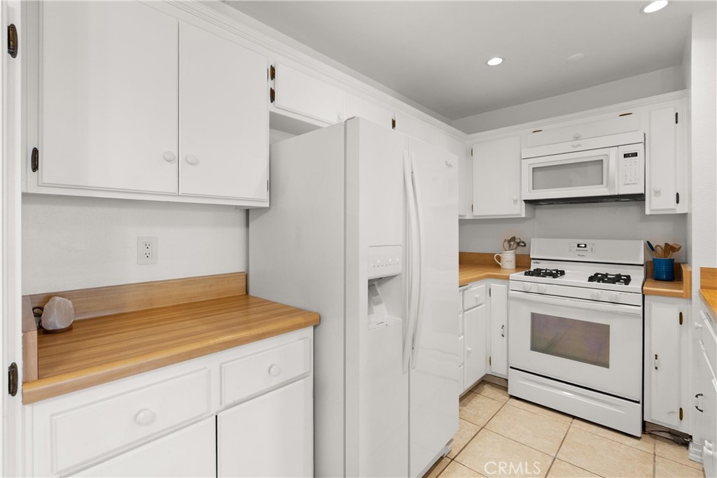 12620 Briarglen Loop, Unit K Stanton, CA 90680 - Photo 13 of 28 All appliances stay!