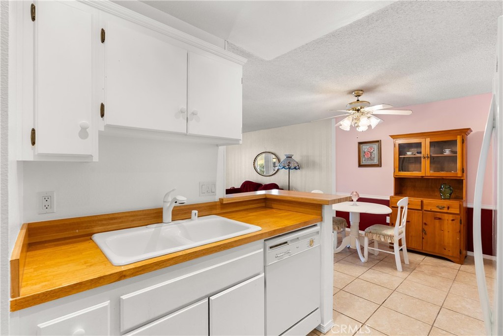 12620 Briarglen Loop, Unit K Stanton, CA 90680 - Photo 16 of 28 Double sink and lots of storage.