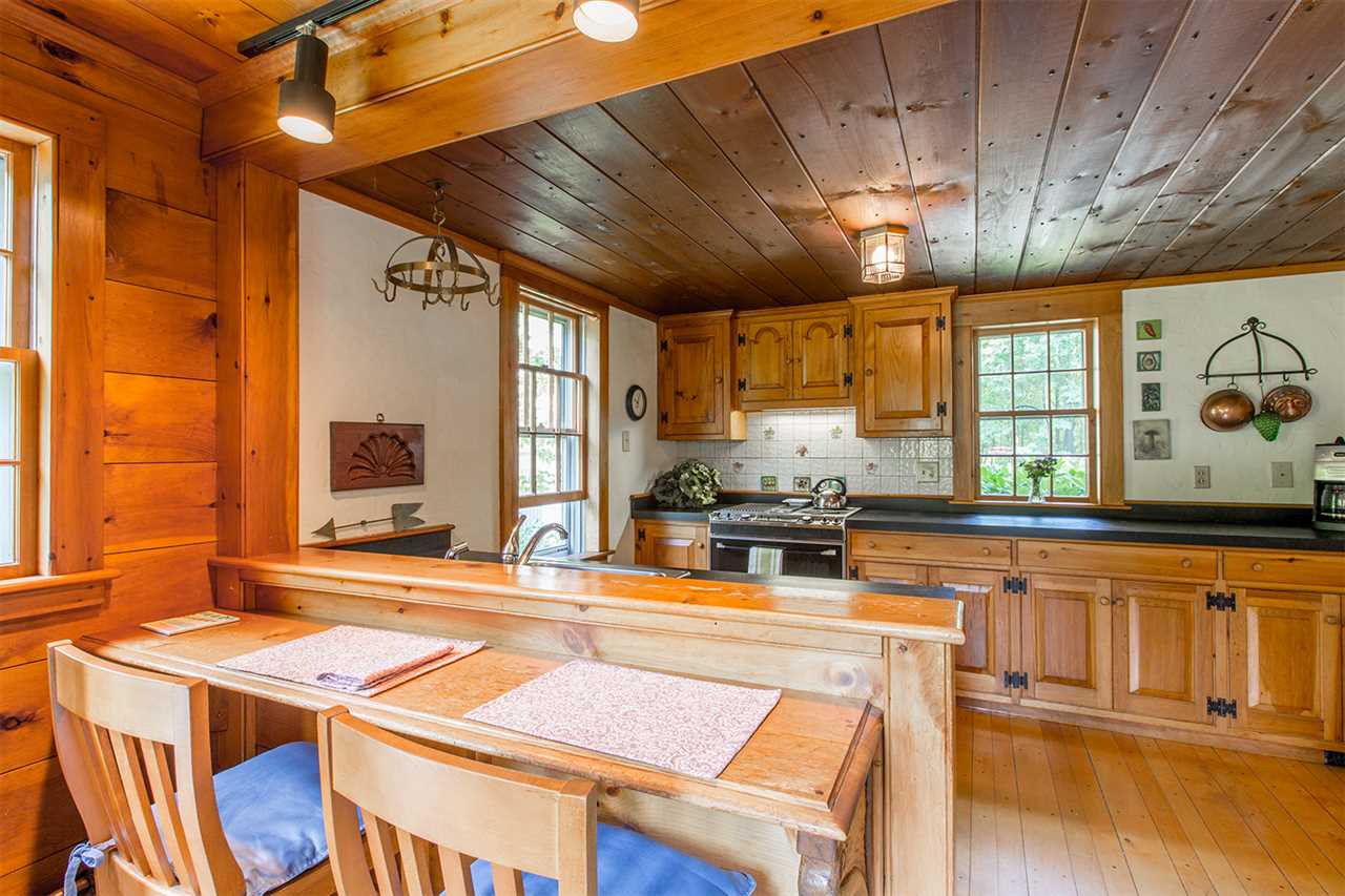 86 Newfields Road Exeter, NH 03833 - Photo 6 of 39