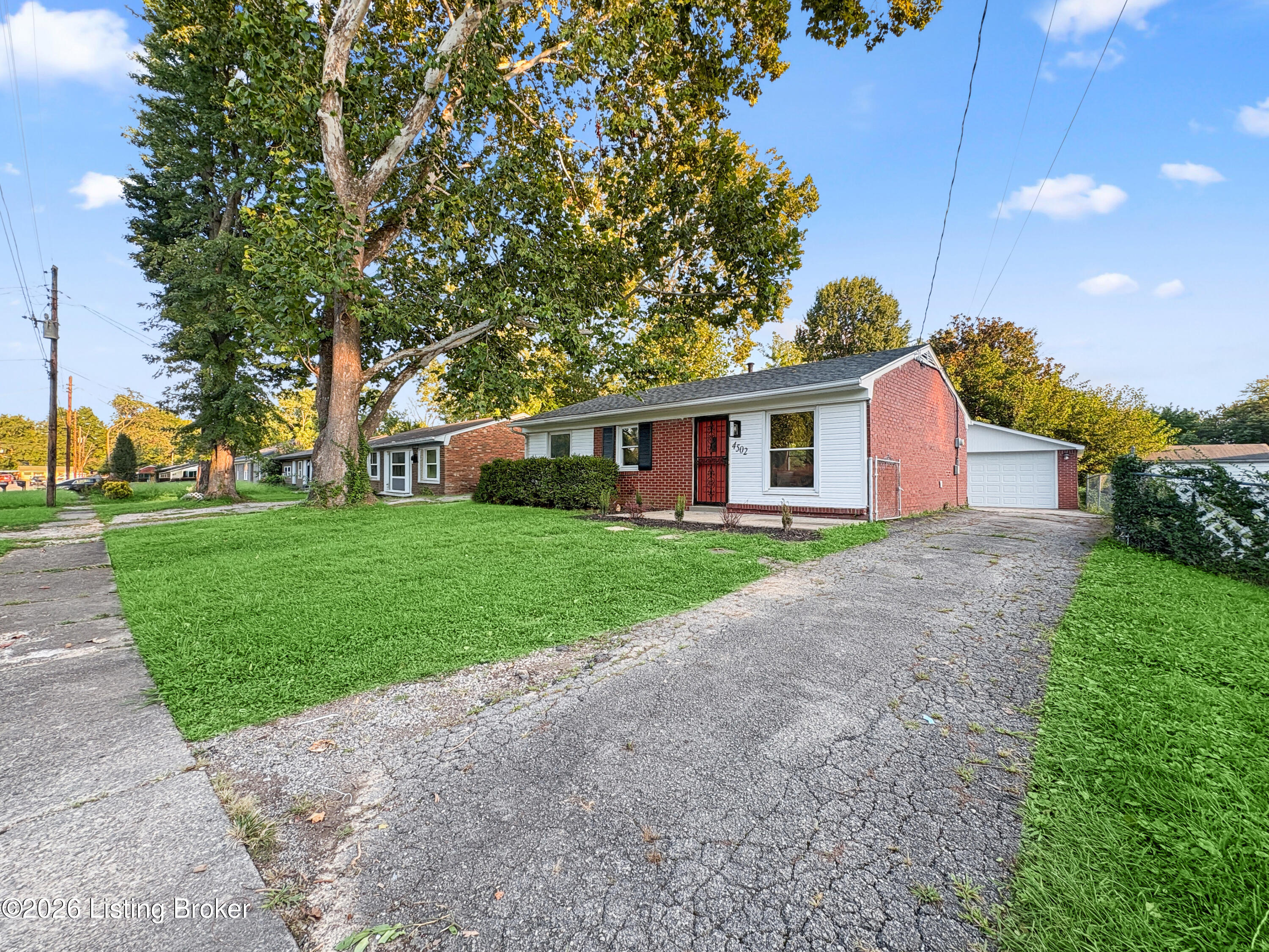 4502 Balaton Drive Louisville, KY 40219 - Photo 5 of 40 6