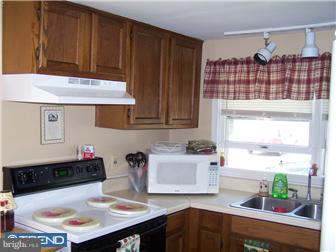 144 Harvard Road Pennsville, NJ 08070 - Photo 4 of 8 Kitchen