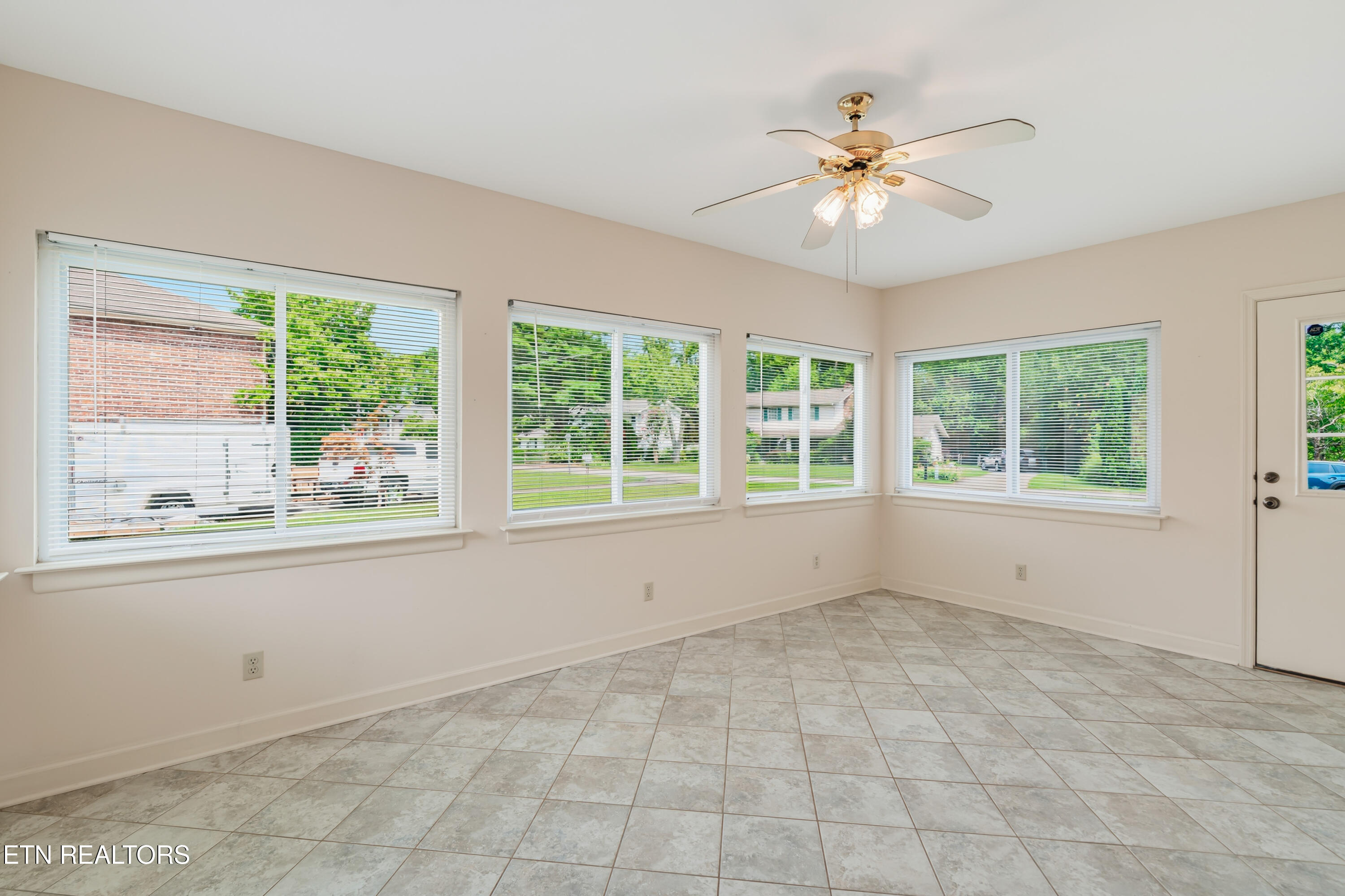 113 Crowfield Road Knoxville, TN 37922 - Photo 24 of 55 27-print-113 Crowfield Road-36