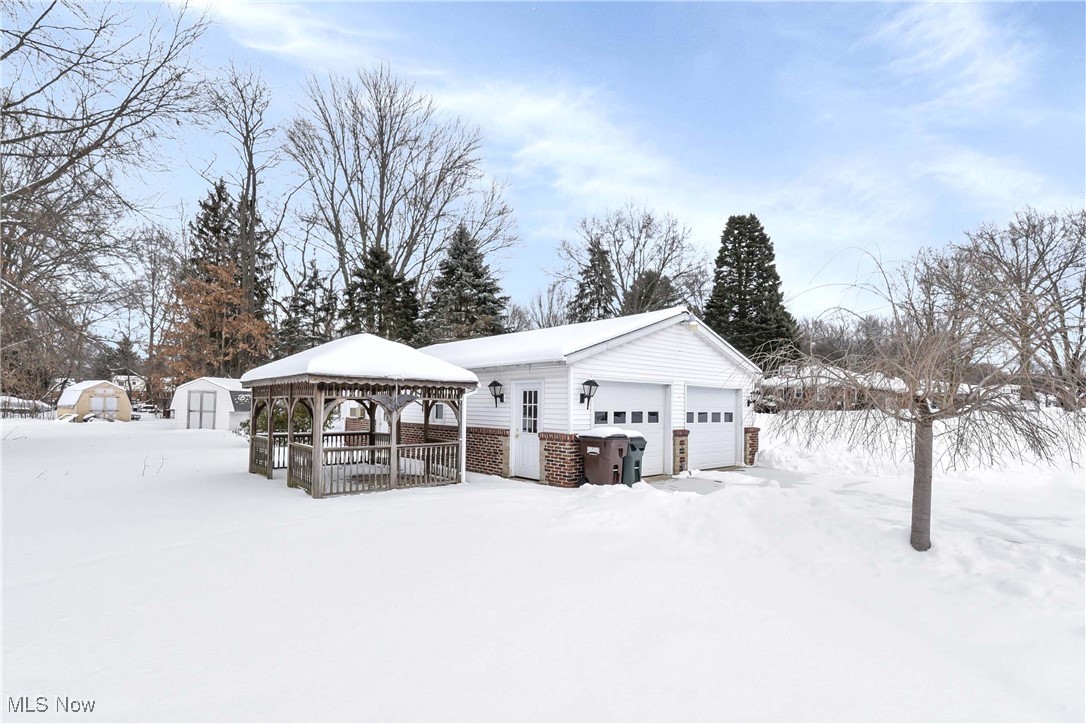 9583 East River Road Elyria, OH 44035 - Photo 41 of 50 Gazebo