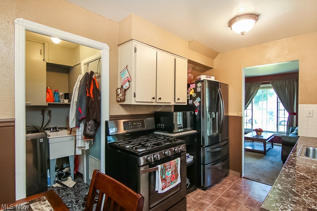 18709 Homeway Road Cleveland, OH 44135 - Photo 7 of 22 Gallery Image 7