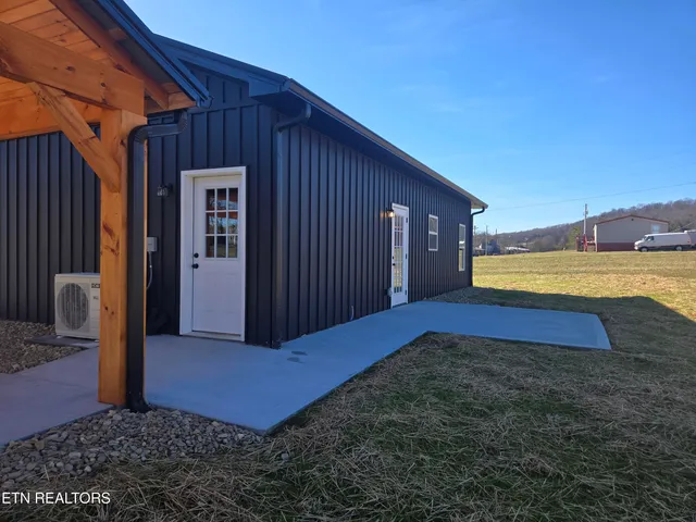 $297,900 | 129 Anderson Road, Sweetwater, TN 37874