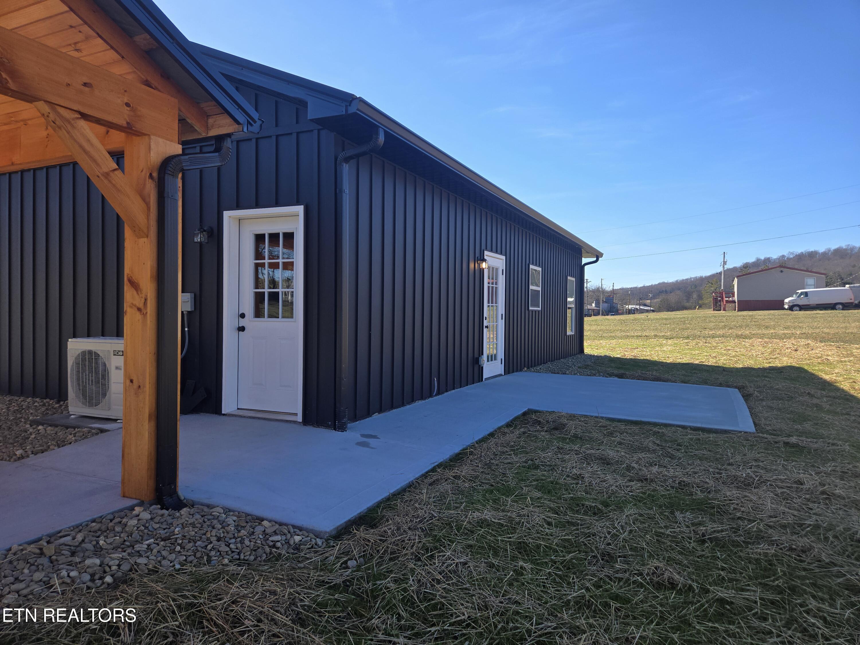 129 Anderson Road Sweetwater, TN 37874 - Photo 5 of 24 20251220_124339