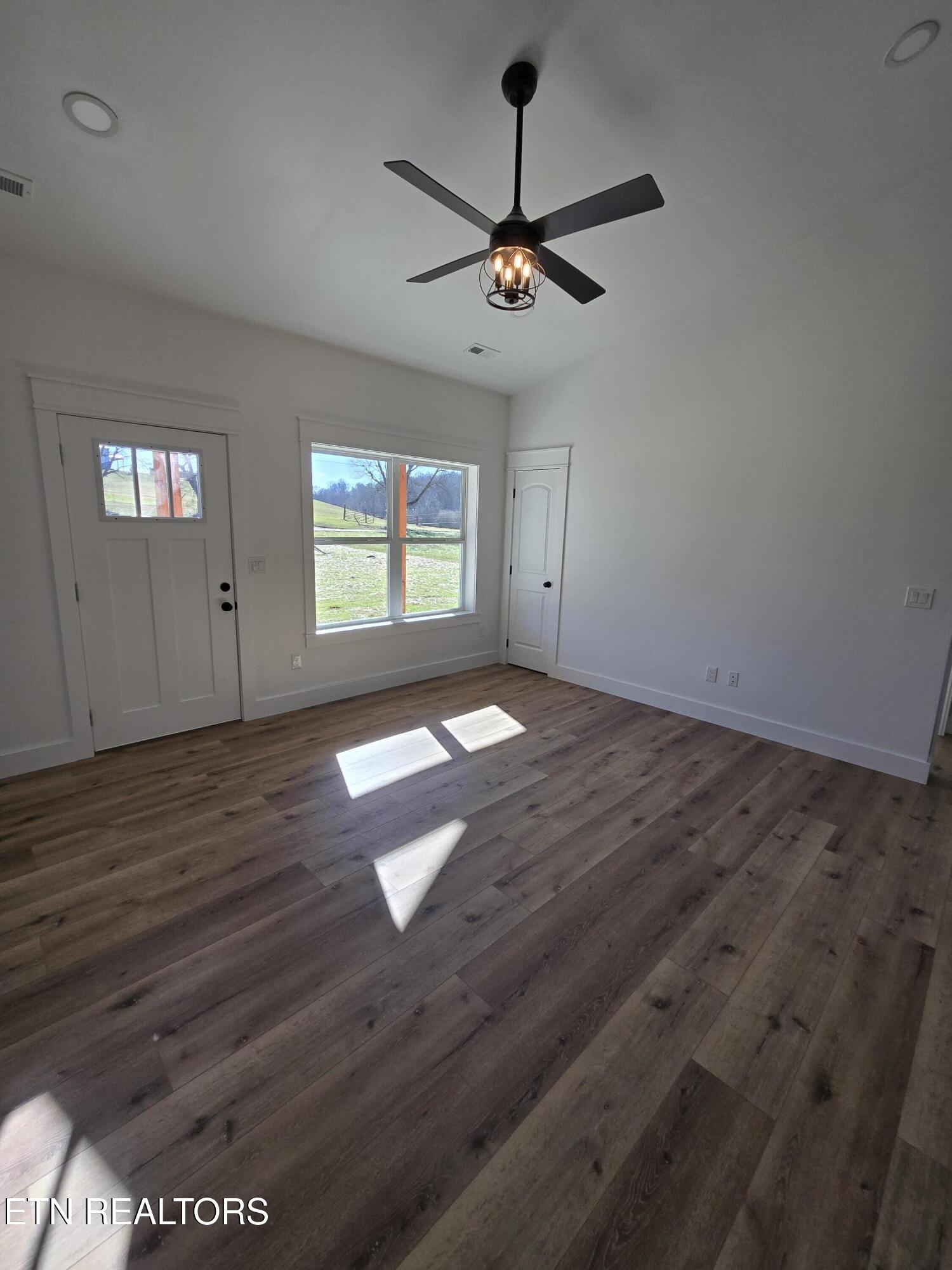 129 Anderson Road Sweetwater, TN 37874 - Photo 10 of 24 20251220_125224