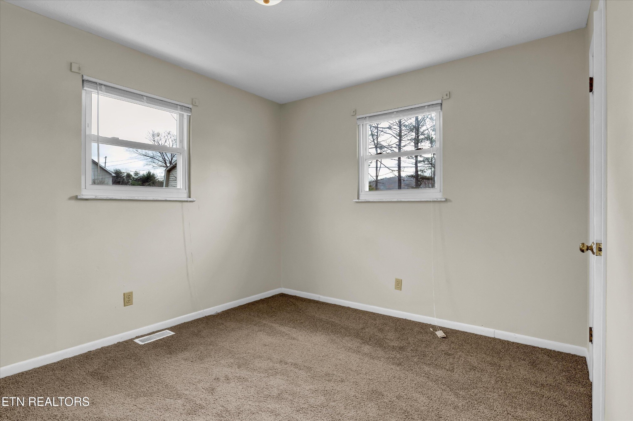 1622 Back Valley Road La Follette, TN 37766 - Photo 15 of 21 Gallery Image 15