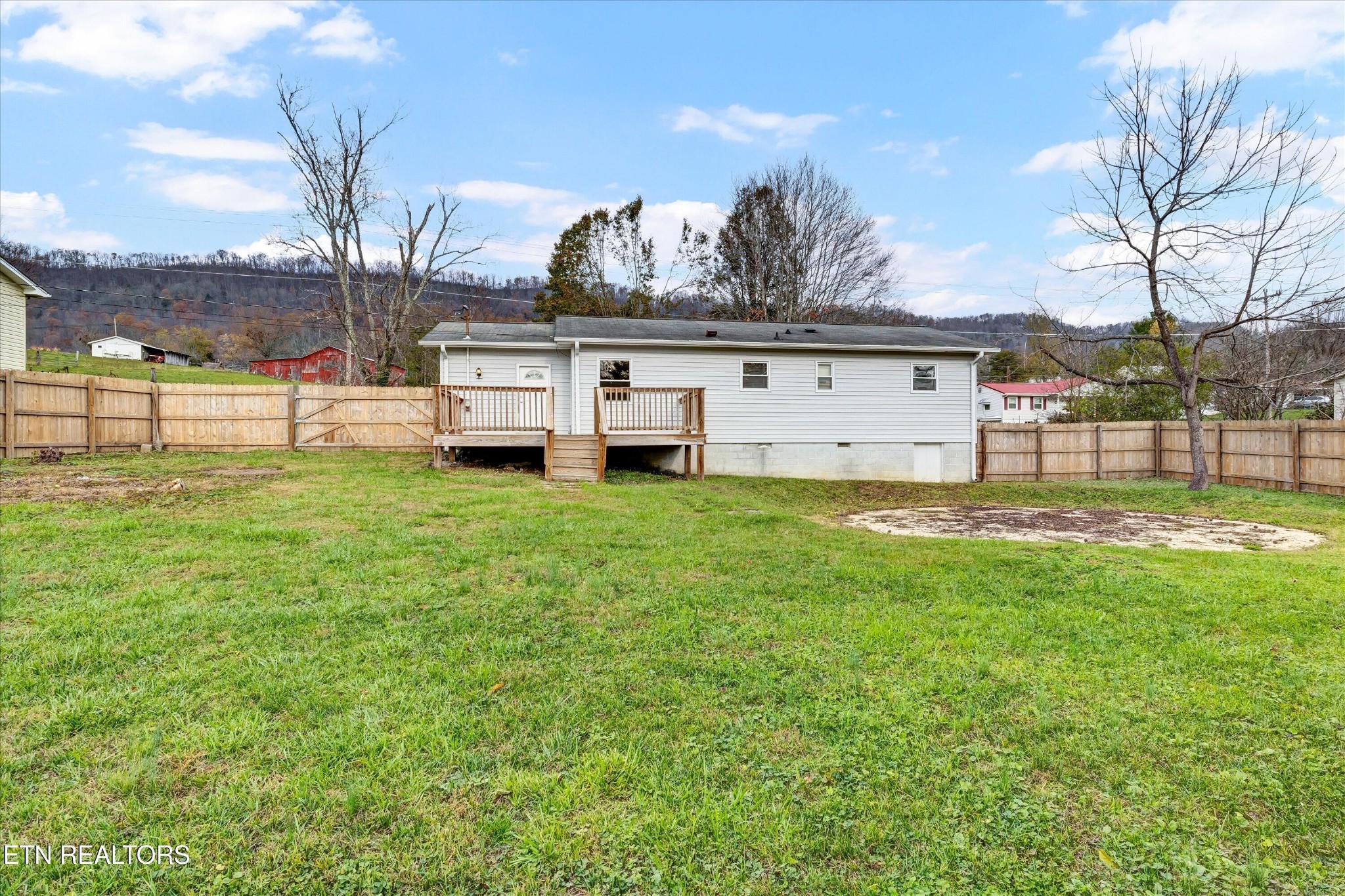 1622 Back Valley Road La Follette, TN 37766 - Photo 20 of 21 Gallery Image 20