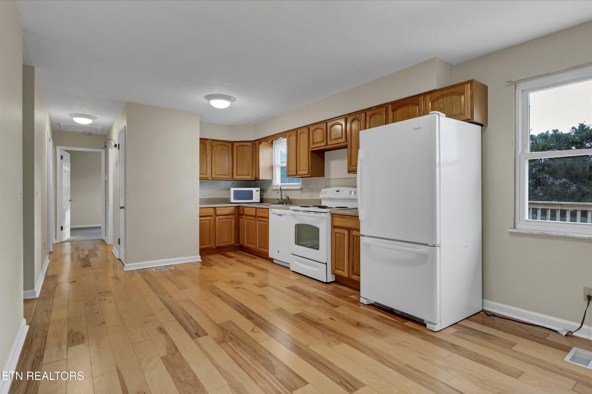 1622 Back Valley Road La Follette, TN 37766 - Photo 8 of 21 Gallery Image 8