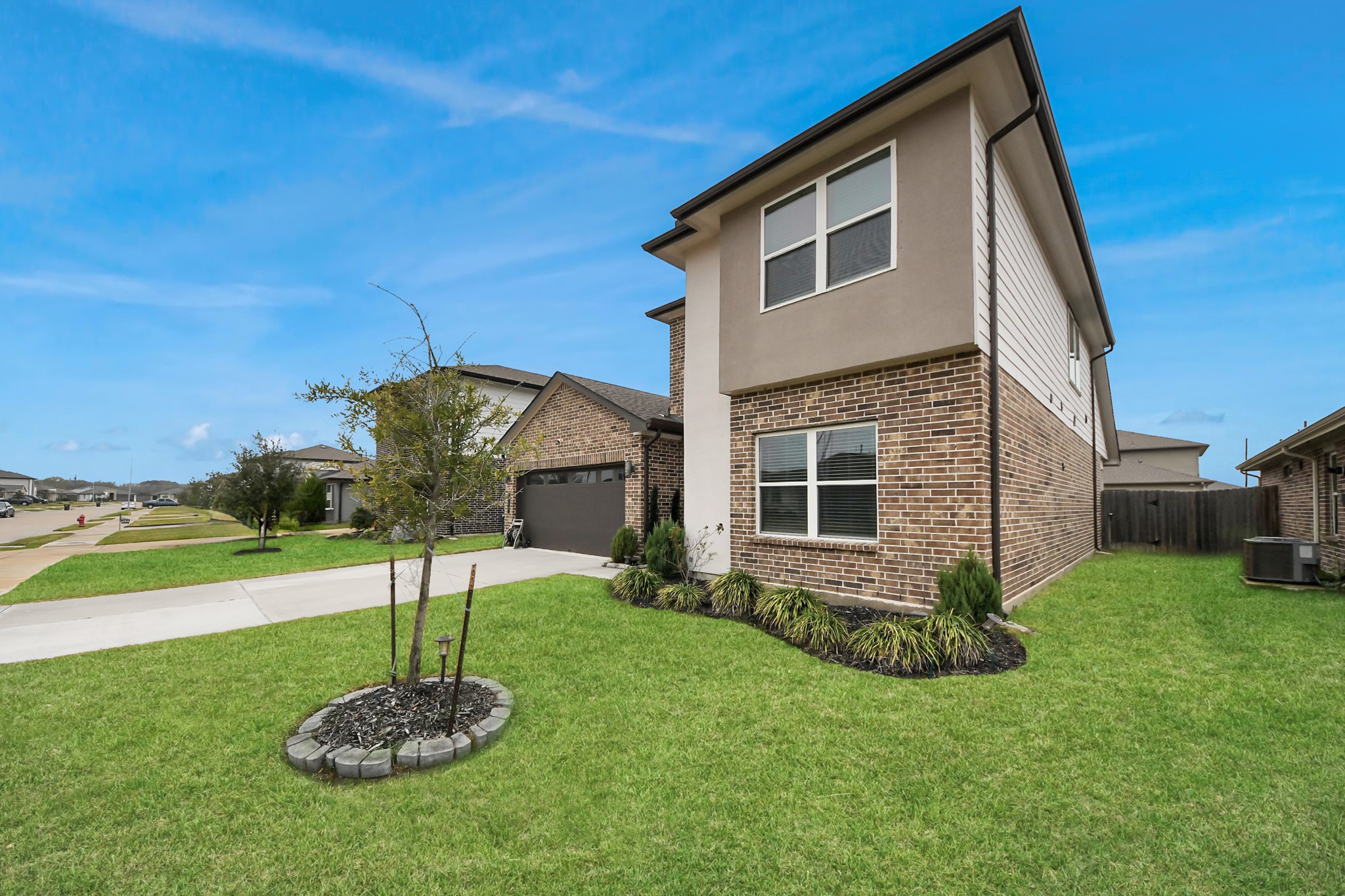 311 John House Lane Rosharon, TX 77583 - Photo 3 of 48