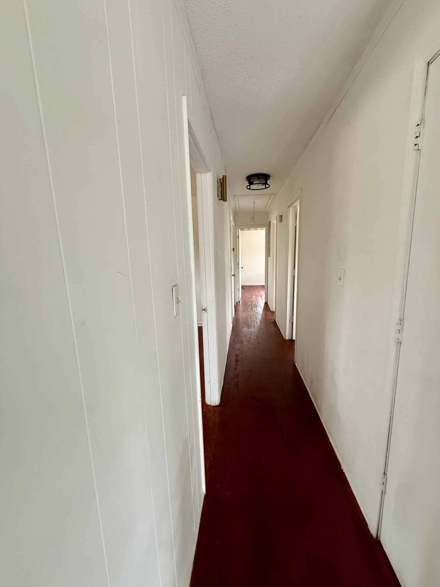 517 Winningham Road Orangeburg, SC 29118 - Photo 4 of 9 Hallway