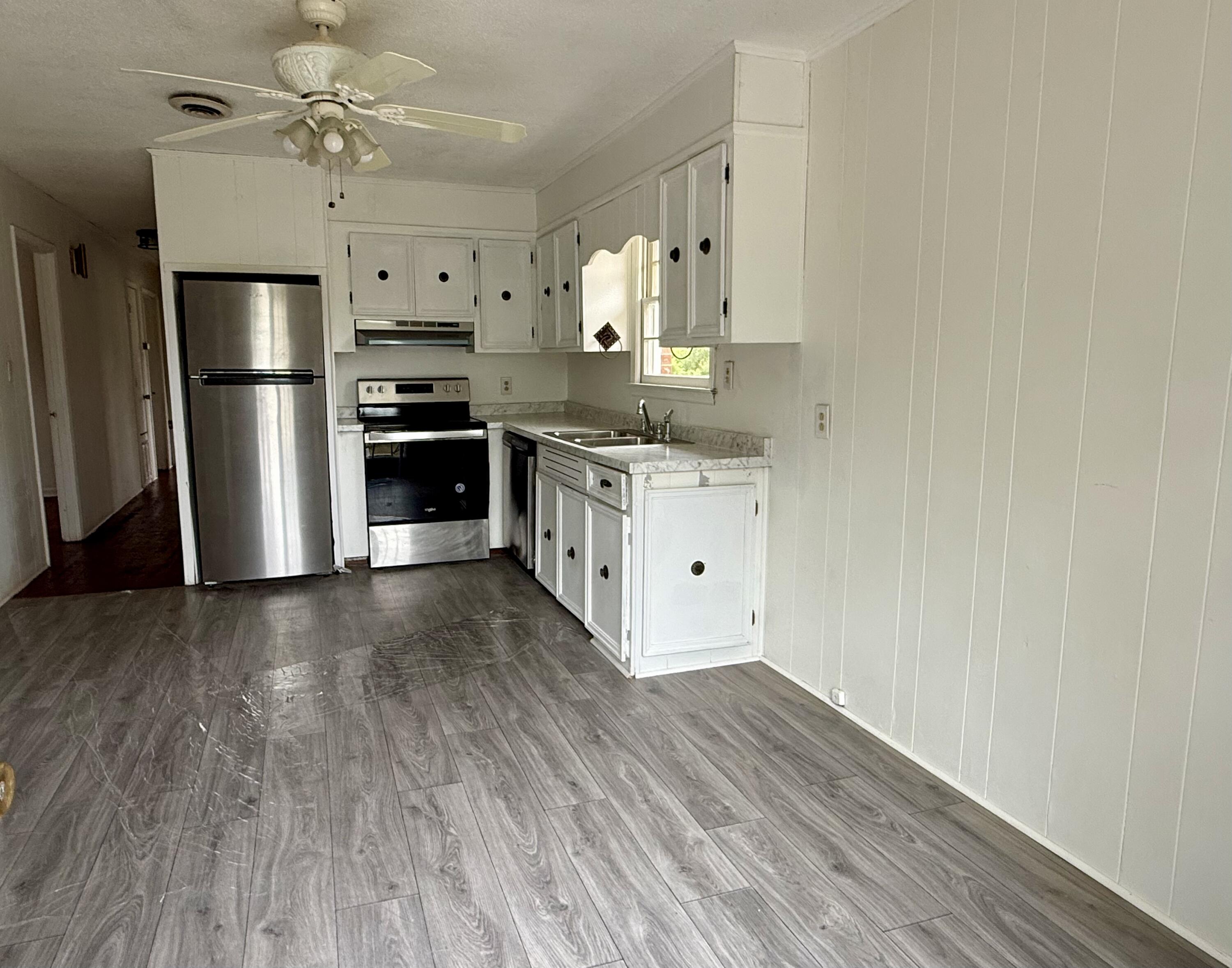 517 Winningham Road Orangeburg, SC 29118 - Photo 8 of 9 Kit w-stove-refrig