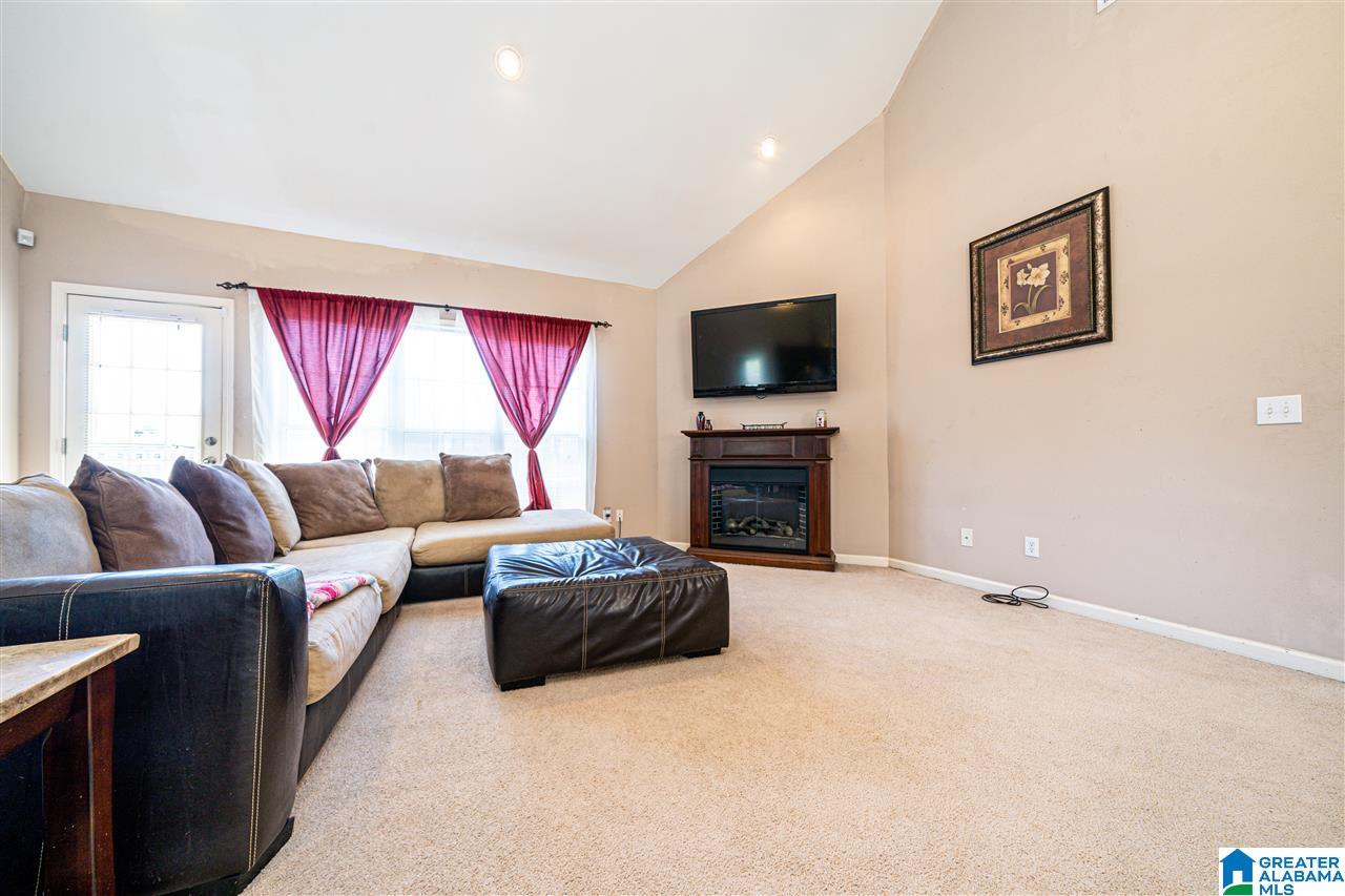 172 Addison Drive Calera, AL 35040 - Photo 4 of 24