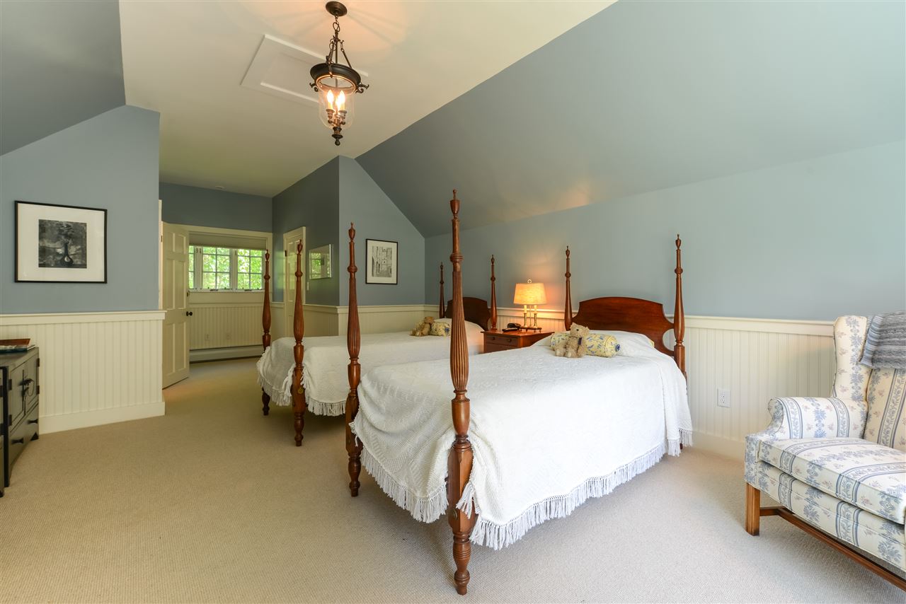 11 Manchester Road Amherst, NH 03031 - Photo 22 of 40