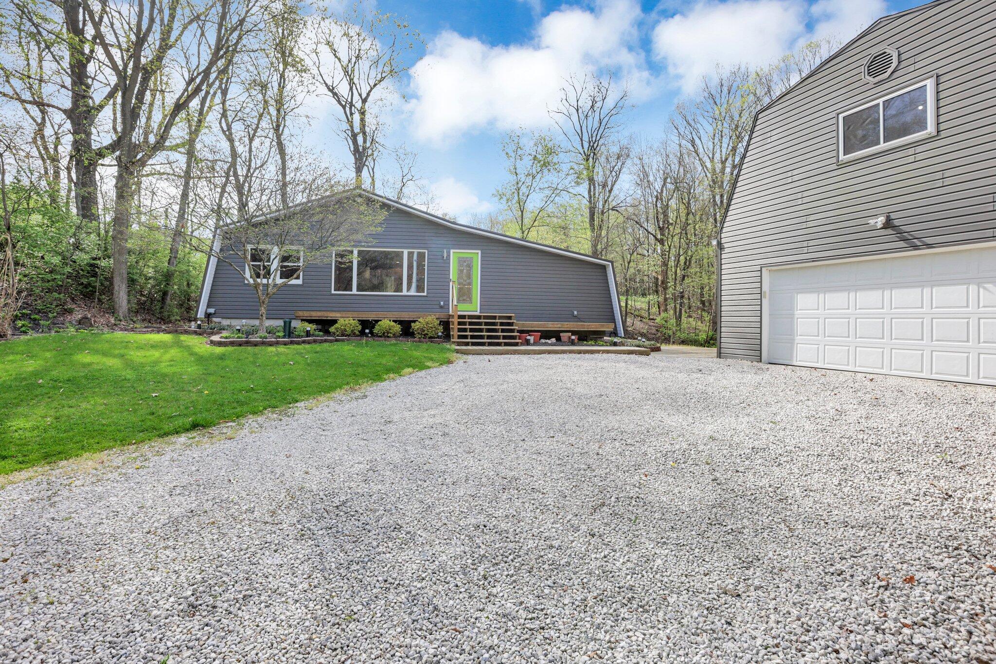 8370 Stickle Road St. Louisville, OH 43071 - Photo 5 of 51 large-32ad3c40-166e-425a-ac56-f63231e1c1