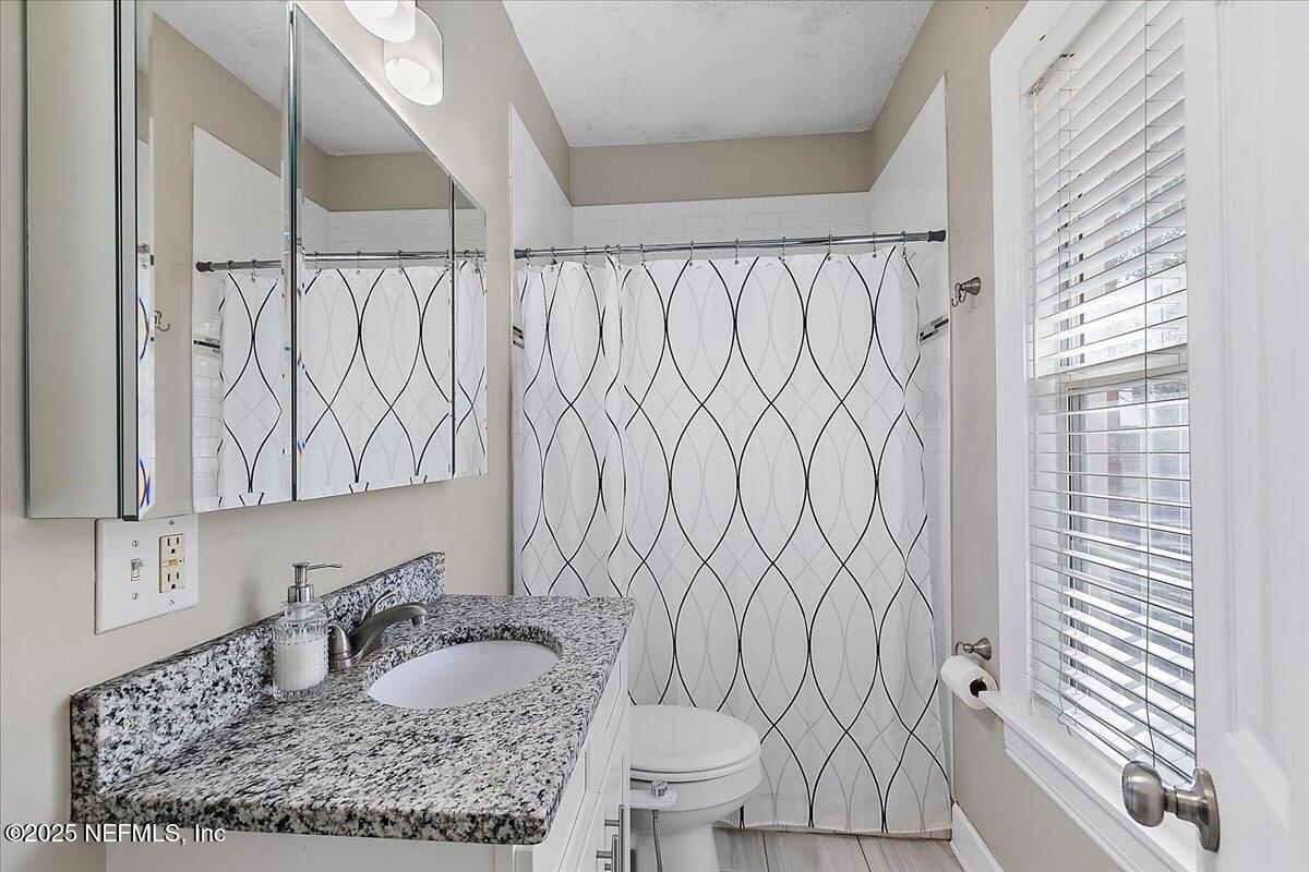 1040 Riviera Street Jacksonville, FL 32207 - Photo 14 of 26 14-Primary Bathroom