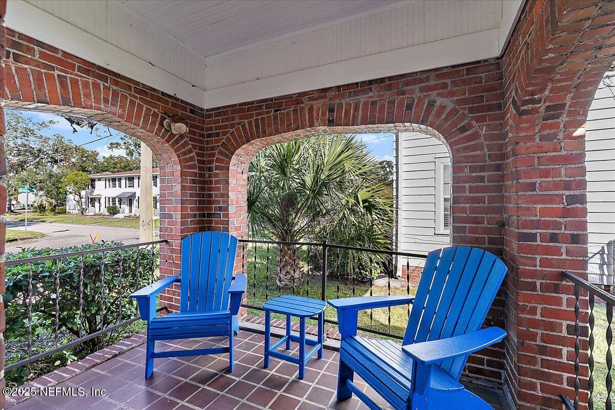 1040 Riviera Street Jacksonville, FL 32207 - Photo 8 of 26 08-Lanai