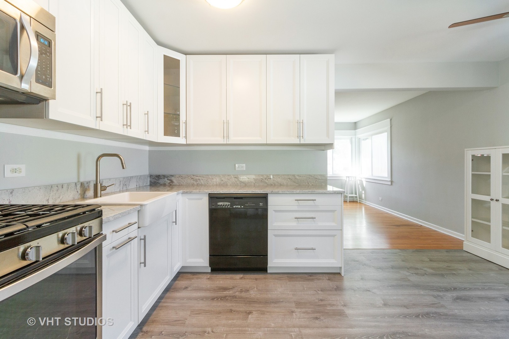 1542 Ridge Road Homewood, IL 60430 - Photo 4 of 17