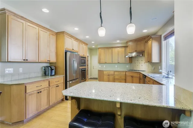 $1,050,000 | 818 South 36th Place, Renton, WA 98055