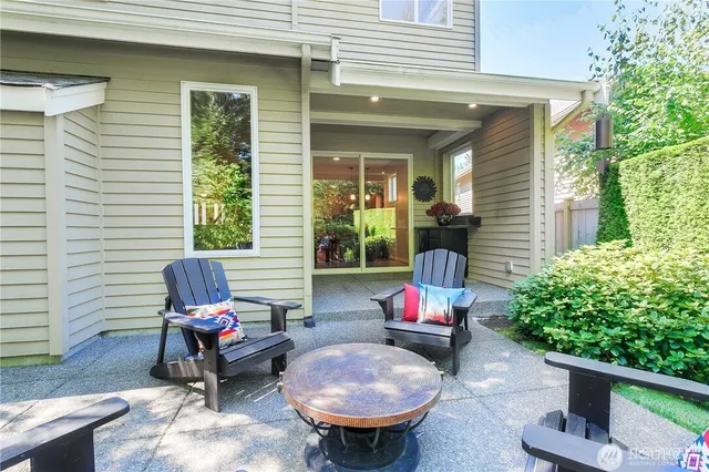 $1,050,000 | 818 South 36th Place, Renton, WA 98055