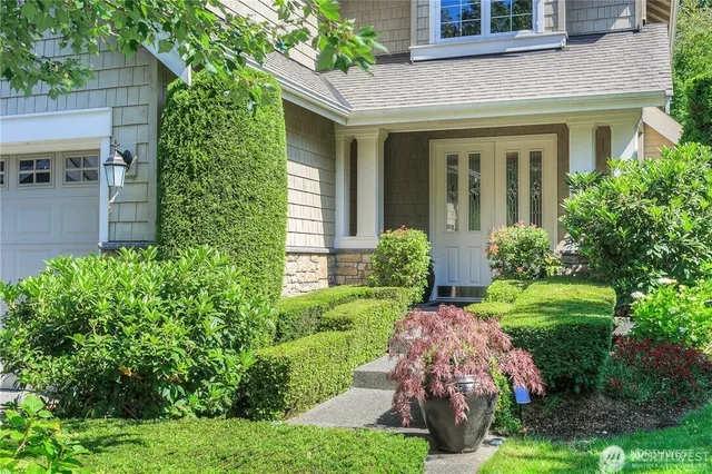 $1,050,000 | 818 South 36th Place, Renton, WA 98055