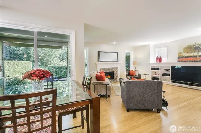 $1,050,000 | 818 South 36th Place, Renton, WA 98055