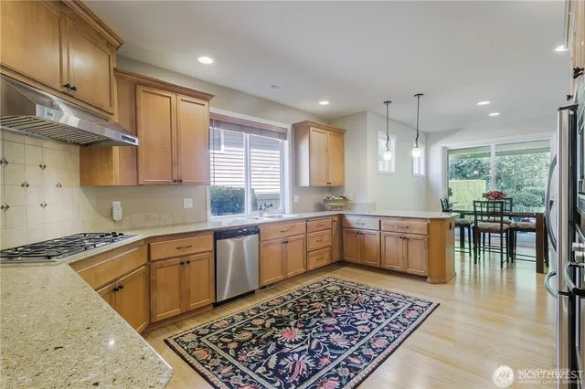 $1,050,000 | 818 South 36th Place, Renton, WA 98055
