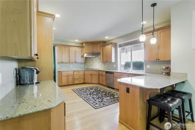 $1,050,000 | 818 South 36th Place, Renton, WA 98055