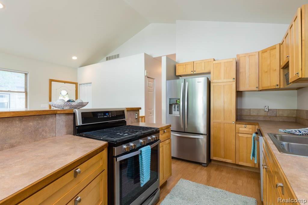 11981 Ryznar Drive Belleville, MI 48111 - Photo 11 of 51 11981 Ryznar Dr-11.jpg