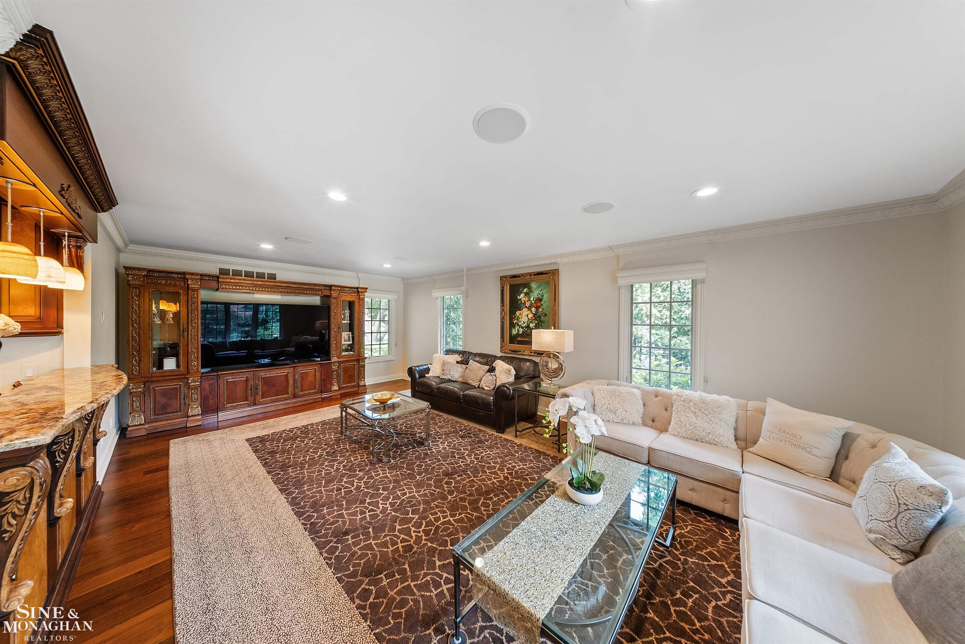 99 Renaud Road Grosse Pointe, MI 48236 - Photo 13 of 91 Main Floor Family Room