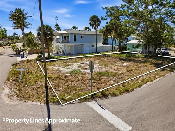 $425,000 | 245 Madison Court, Fort Myers Beach, FL 33931