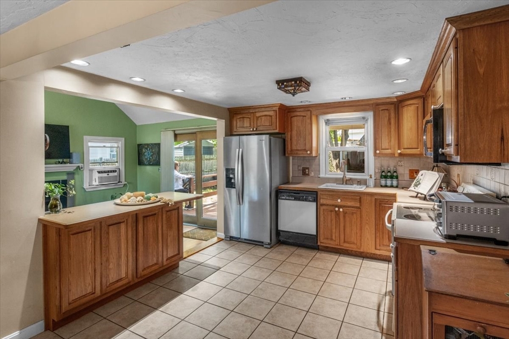 3 Donald Road Stoughton, MA 02072 - Photo 12 of 38 Gallery Image 12