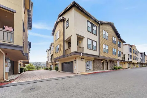 $715,000 | 387 Mission Villas Road, San Marcos, CA 92069