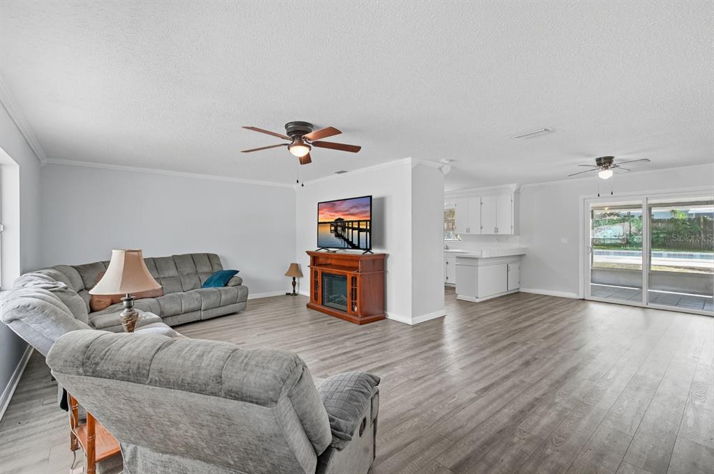 4516 Northeast 8th Street Ocala, FL 34470 - Photo 5 of 38