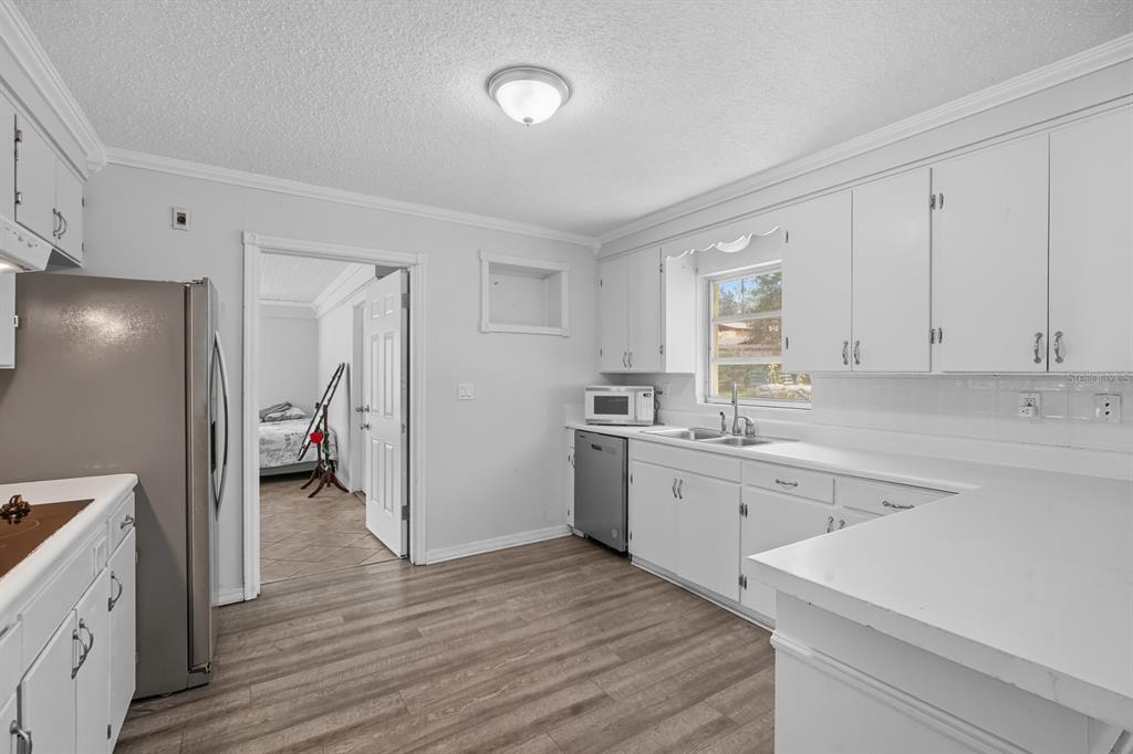 4516 Northeast 8th Street Ocala, FL 34470 - Photo 10 of 38