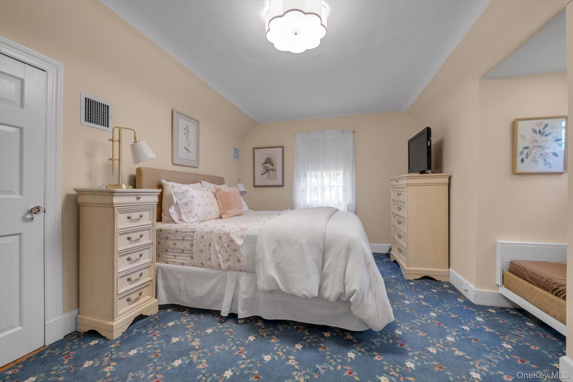 74 Litchfield Road Port Washington, NY 11050 - Photo 28 of 48