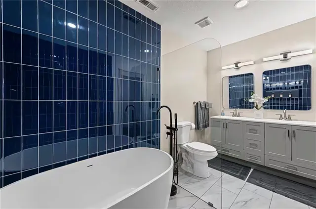 $1,755,000 | 6415 Baltimore Avenue, Kansas City, MO 64113