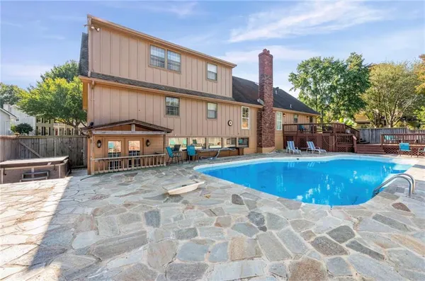 $1,755,000 | 6415 Baltimore Avenue, Kansas City, MO 64113