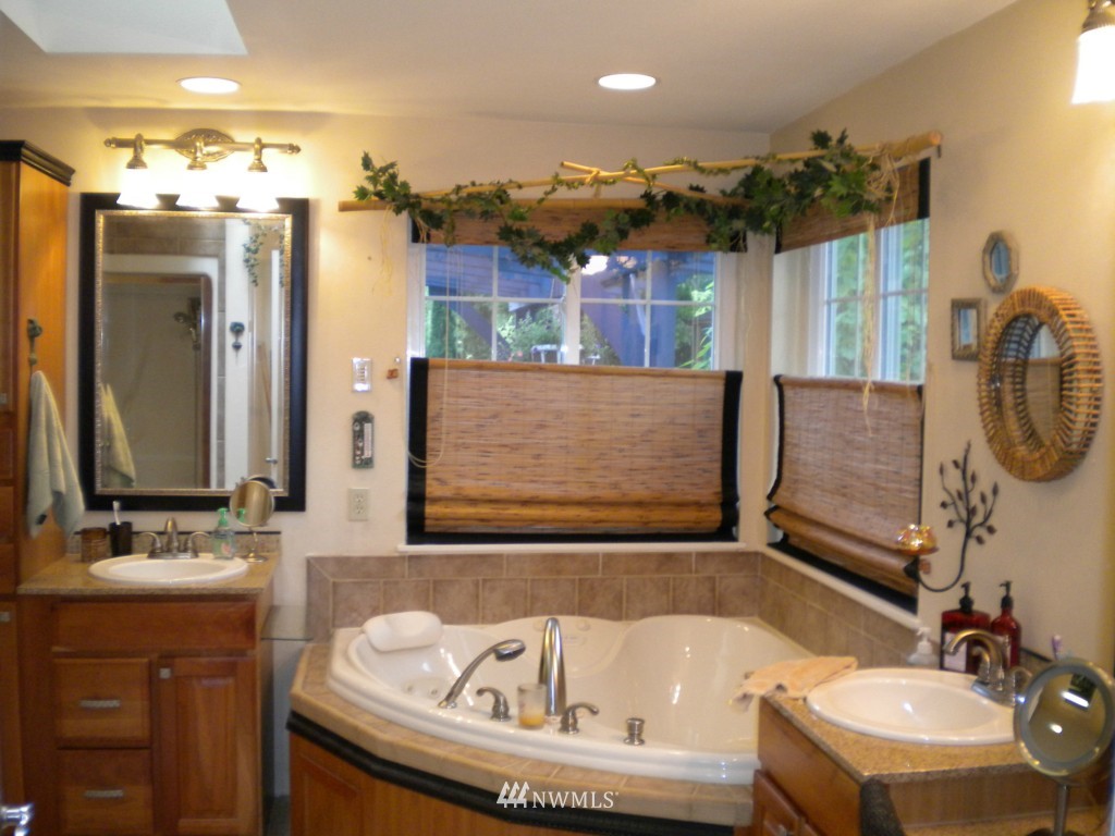 7547 Johnson Road Southeast Olympia, WA 98513 - Photo 9 of 25 Gallery Image 9