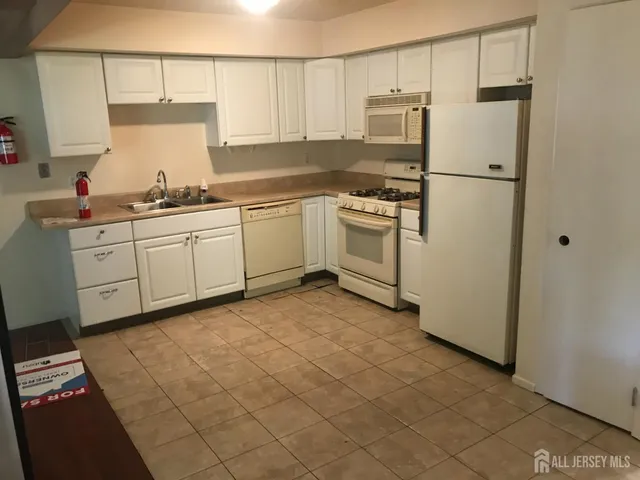 $579,999 | 233 Leeward Road, Manahawkin, NJ 08050