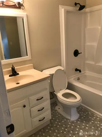 $579,999 | 233 Leeward Road, Manahawkin, NJ 08050