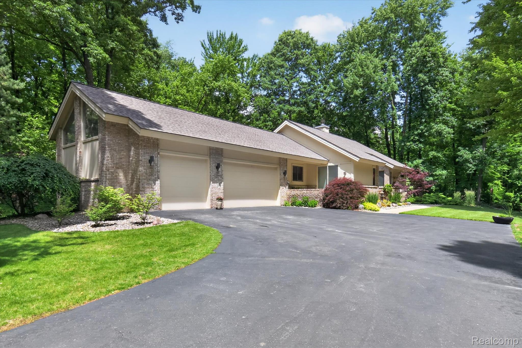 5388 Hartland Road Fenton, MI 48430 - Photo 71 of 74 02-5388-Hartland-Rd-WindowStill.jpg