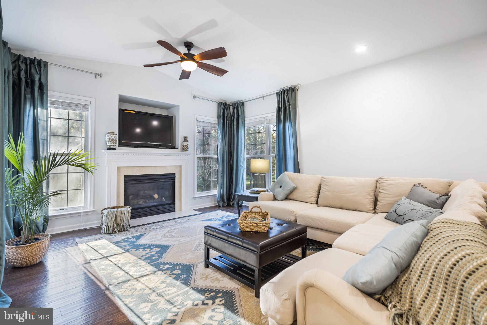 4 Dutch Brandy Road Stafford, VA 22556 - Photo 25 of 52 Beautiful floor to ceiling windows