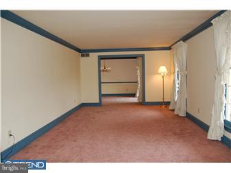 657 Lower Road Souderton, PA 18964 - Photo 3 of 12 Living Room