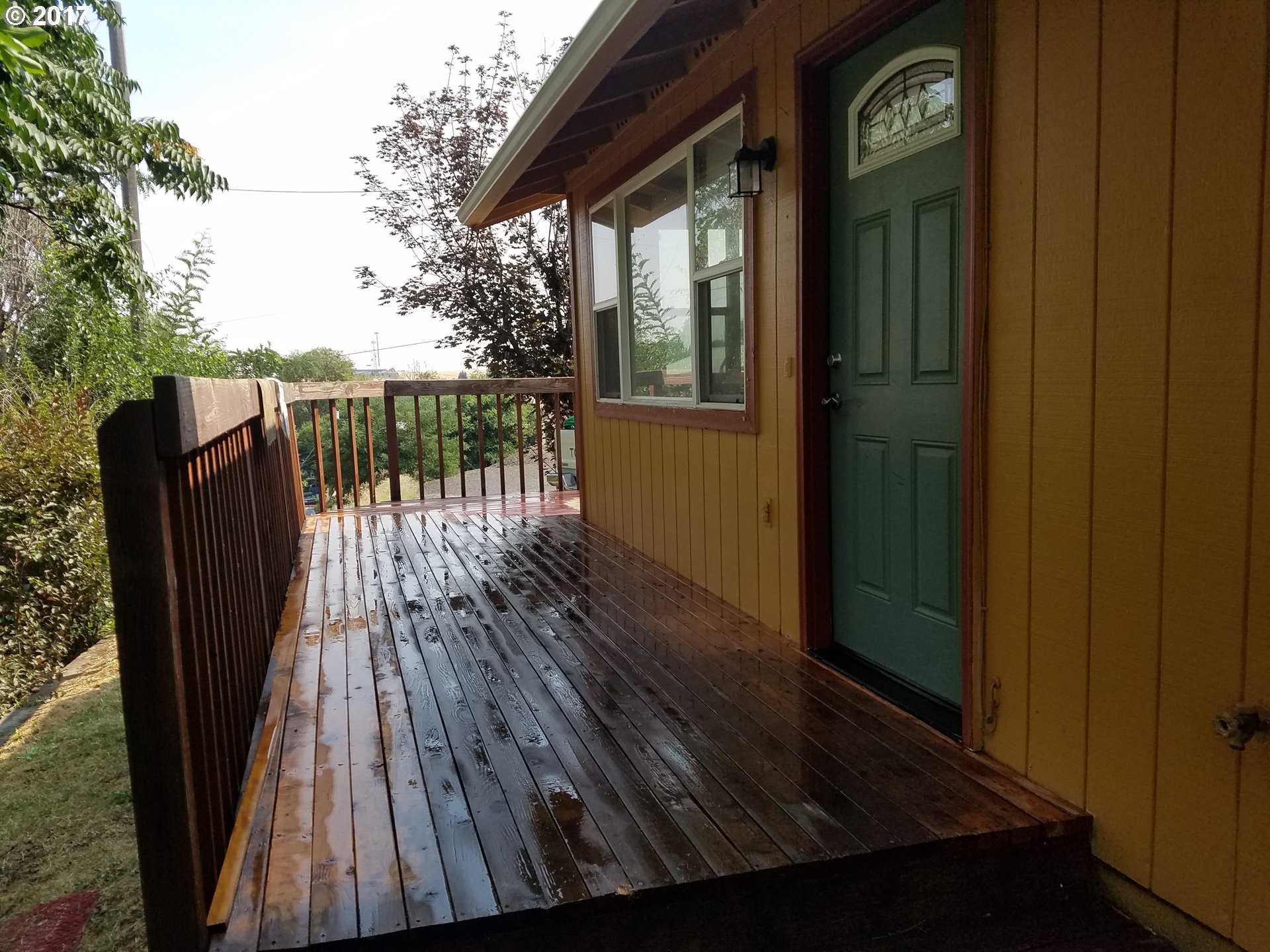 819 Southwest 9th Street Pendleton, OR 97801 - Photo 19 of 20 a view of balcony with wooden floor